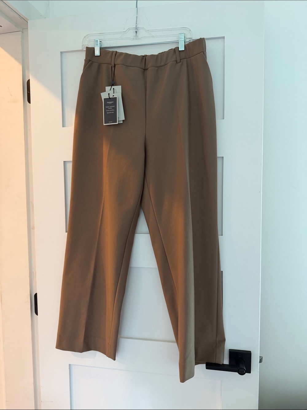 Straight-Leg Tailored Pants in Brown